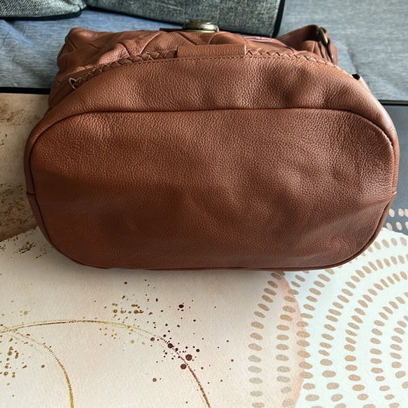 Hype tan leather bucket bag - Picture 7 of 8